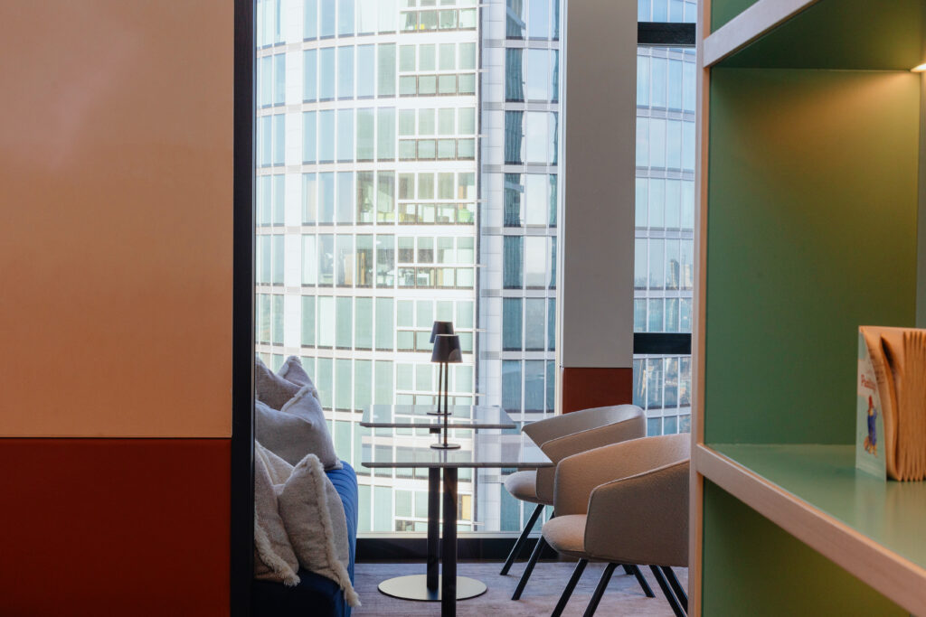 Parents Lounge at 31st Floor of River Park Tower, One Nine Elms 6 111225_1_0017